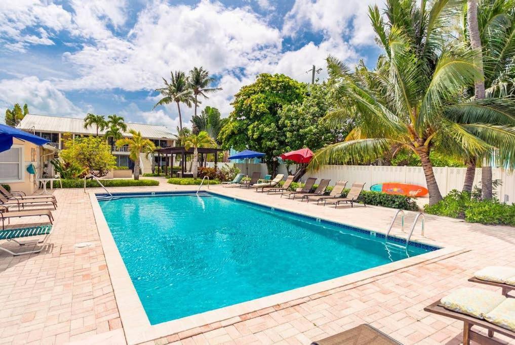 Beach Living At Island Pine Villas Blp George Town Eksteriør bilde