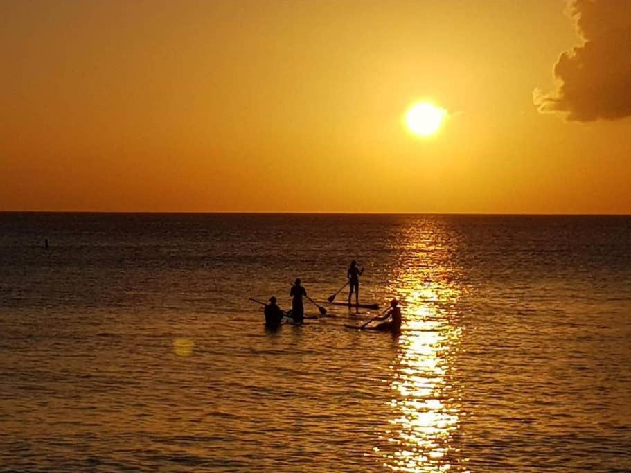 Beach Living At Island Pine Villas Blp George Town Eksteriør bilde
