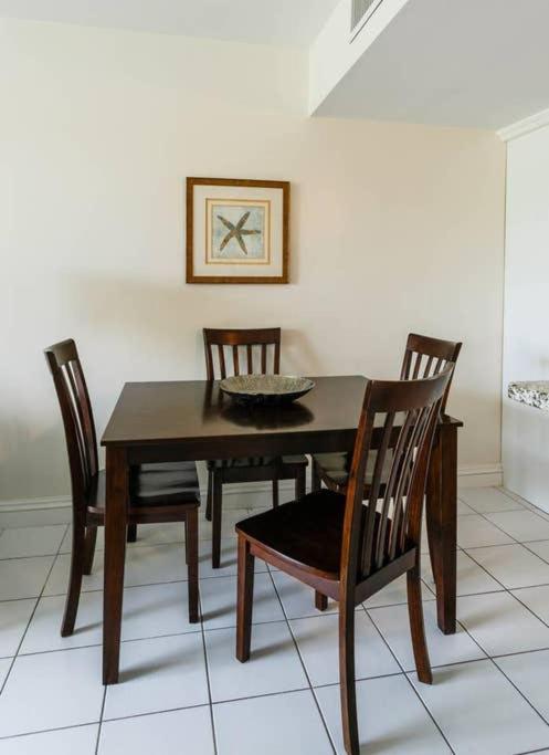 Beach Living At Island Pine Villas Blp George Town Eksteriør bilde