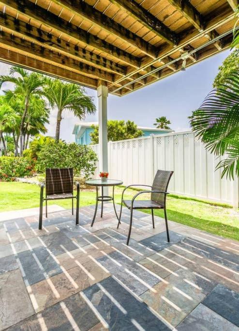 Beach Living At Island Pine Villas Blp George Town Eksteriør bilde