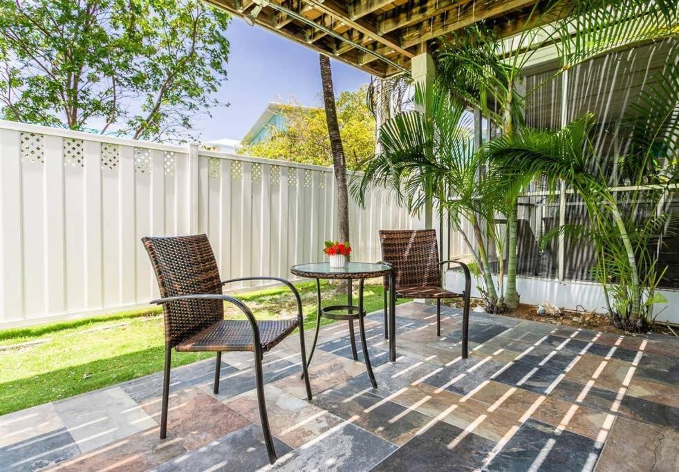 Beach Living At Island Pine Villas Blp George Town Eksteriør bilde
