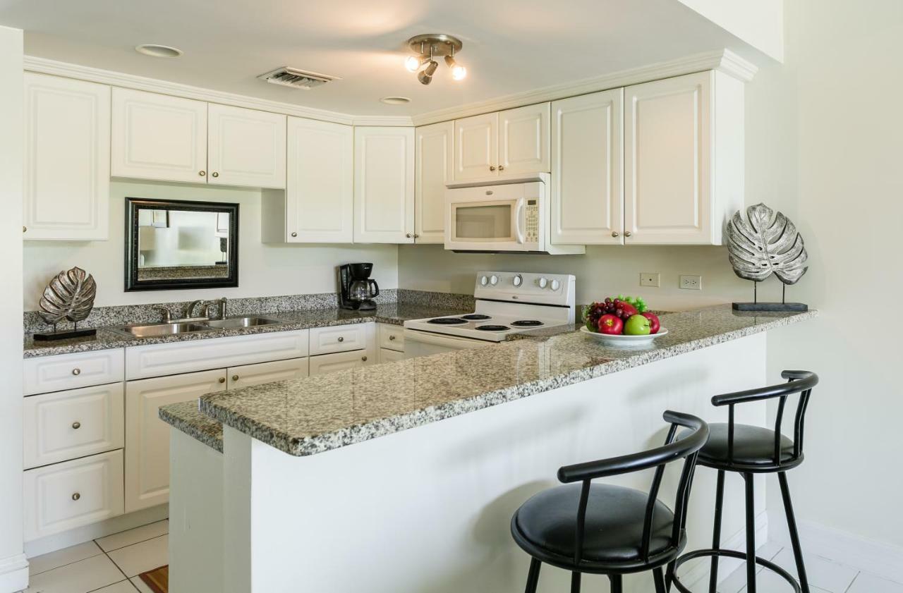 Beach Living At Island Pine Villas Blp George Town Eksteriør bilde